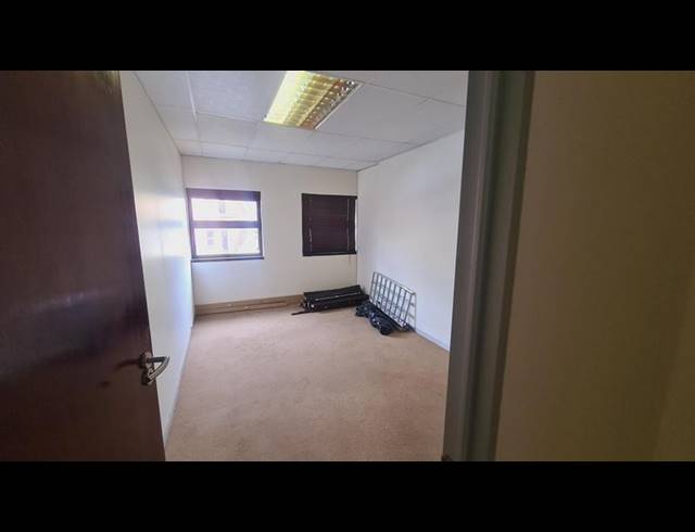 BUSINESS PROPERTY TO RENT IN TYGER VALLEY